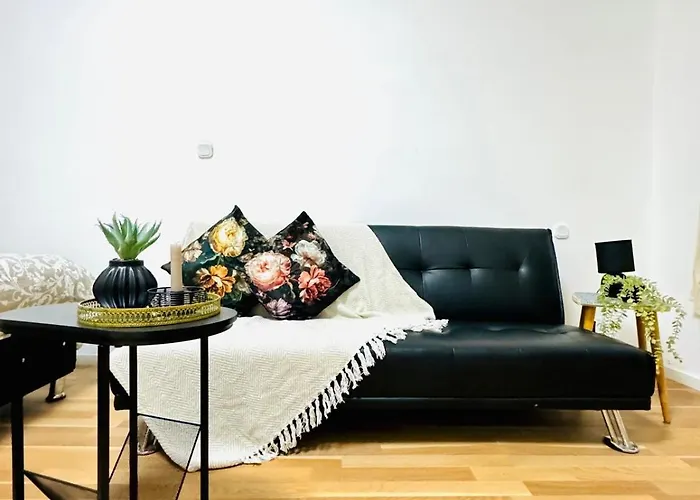 شقة Comfy Apt, 10min Transport To Stadthalle *